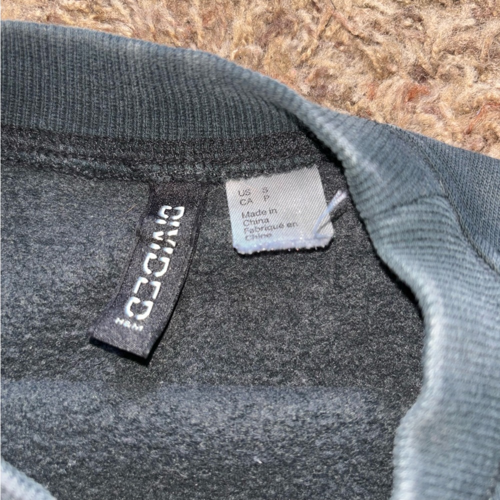 Divided | Black Distressed Cropped Crew Sweatshirt - Picture 3 of 4